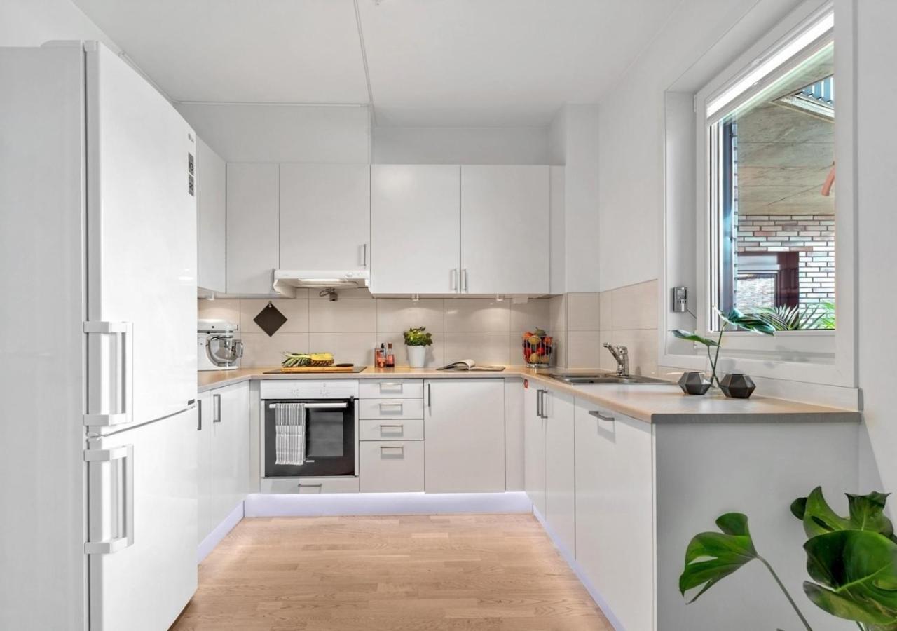 Seaside Apt - 2 Sunny Balconies - Modern - 6 Pax Осло Екстериор снимка